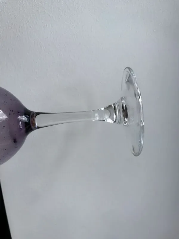 Illustration numéro 3 du produit Lot de 5 verres à vin en verre bullé violet années 70