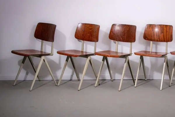 Illustration numéro 3 du produit Chaise S16 par Galvanitas. Environ 1970.