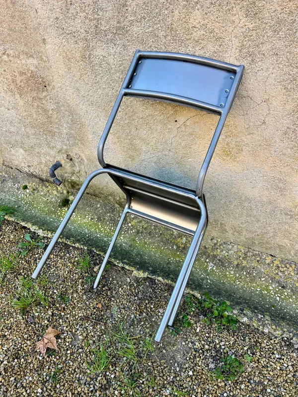 Illustration numéro 3 du produit Chaise industrielle