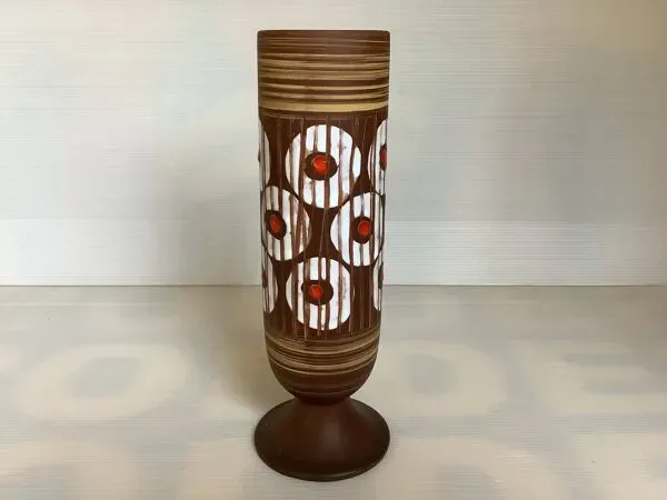 Illustration numéro 3 du produit Vase mat et émaillé ronds blancs et rouges W Germany