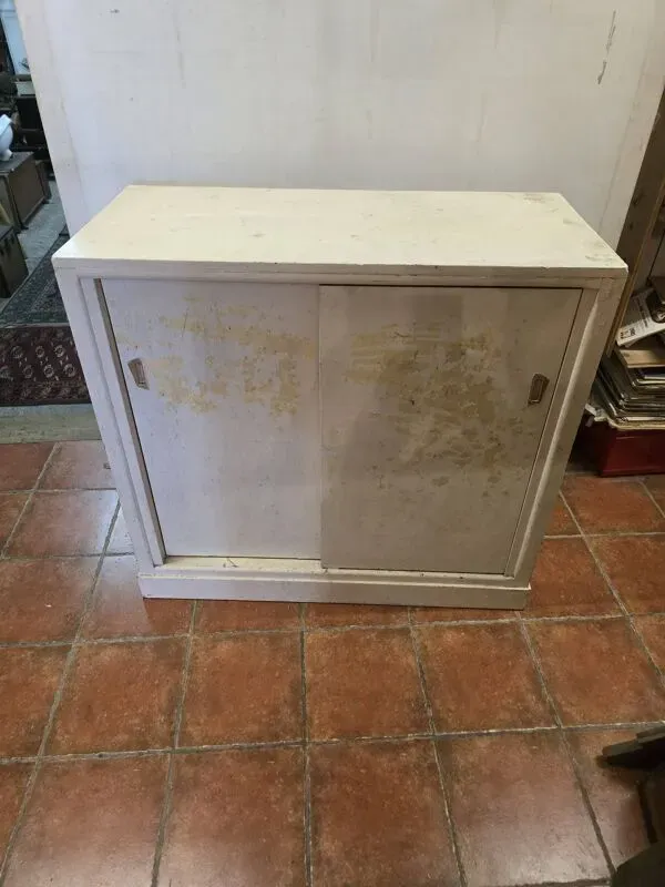 Illustration numéro 3 du produit Meuble de métier à portes coulissantes