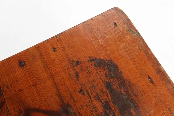 Illustration numéro 3 du produit Tabouret en bois carré industriel avec poignée, Belgique, années 1920