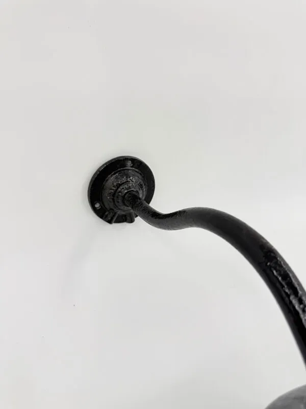 Illustration numéro 3 du produit Lampe de cour