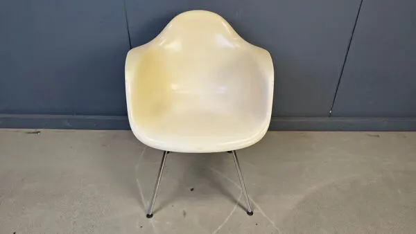 Illustration numéro 3 du produit Chaise Dax par Charles et Ray Eames pour Vitra, années 1990