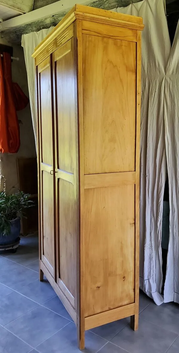 Illustration numéro 3 du produit Armoire parisienne