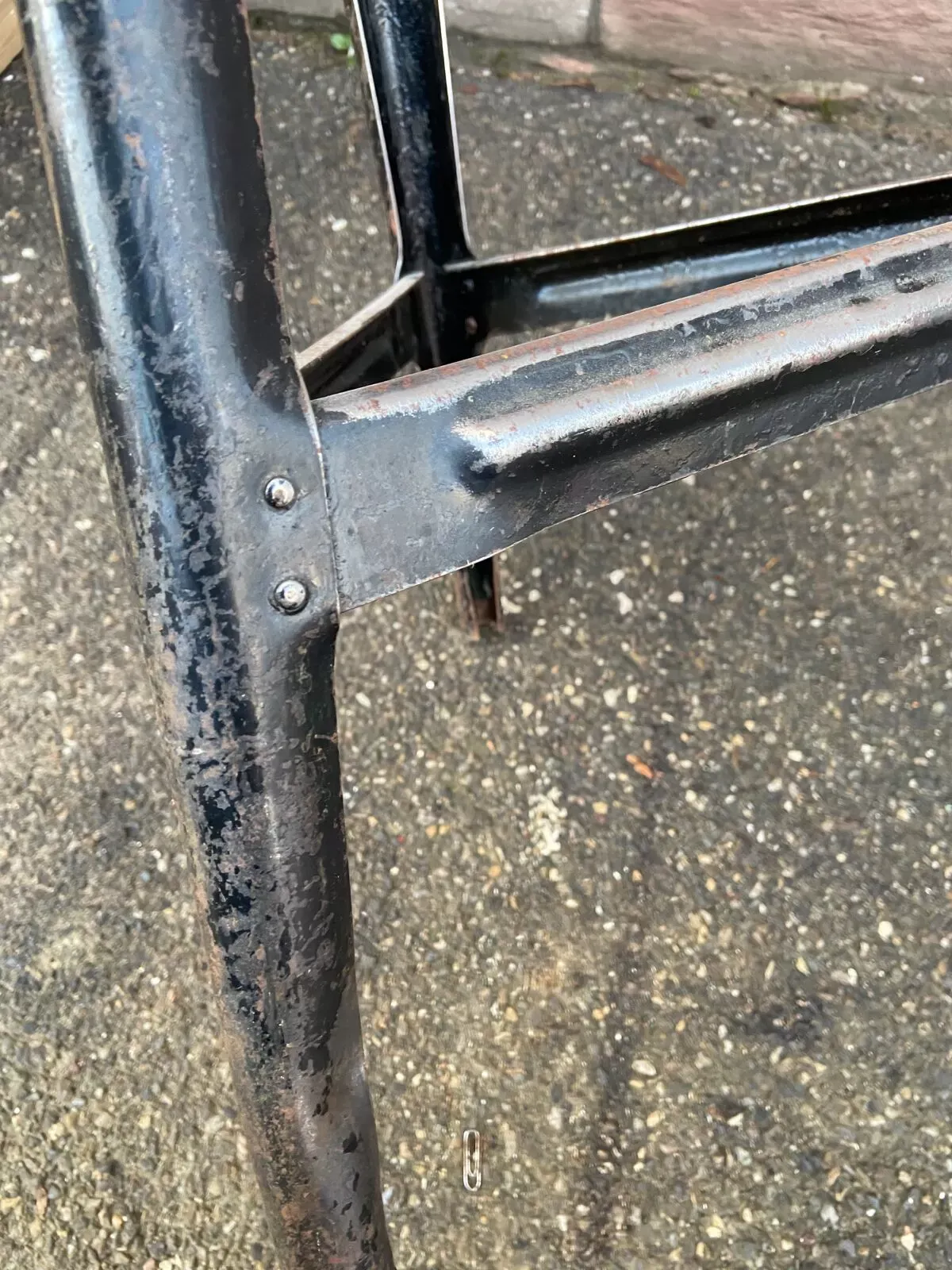 Illustration numéro 3 du produit Tabouret industriel vintage