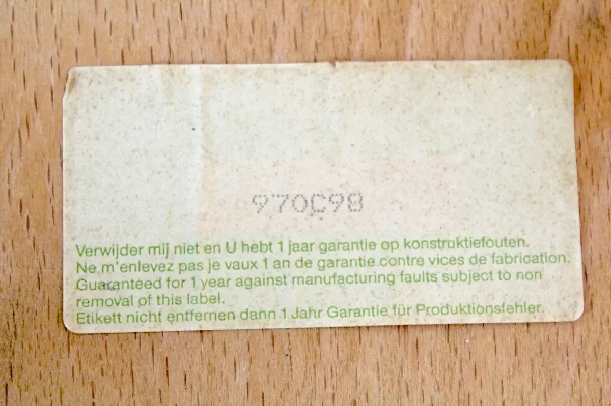 Illustration numéro 3 du produit Chaises industrielles en contreplaqué de design néerlandais