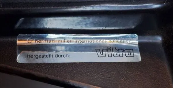 Illustration numéro 3 du produit Table bistro circulaire Eames Vitra avec base contract, années 1960-70.