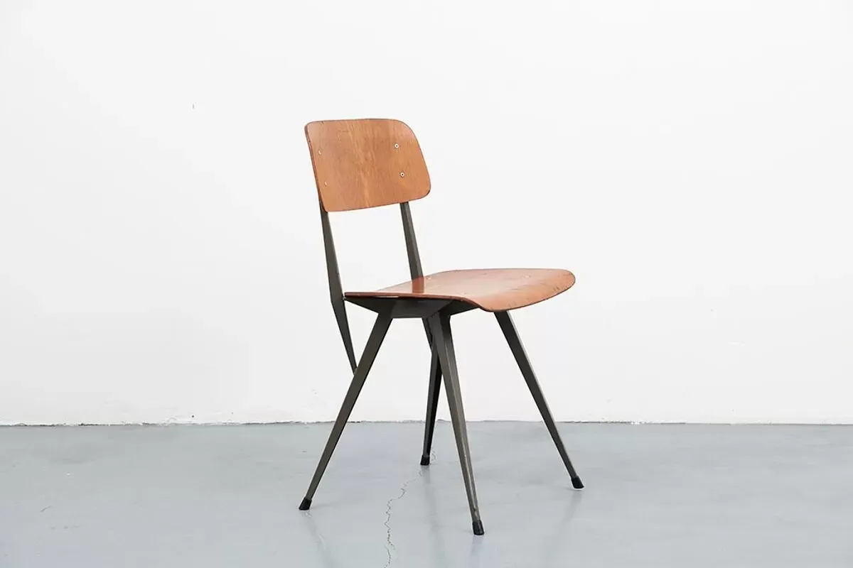 Illustration numéro 3 du produit Chaise industrielle scandinave AS87 chêne gris