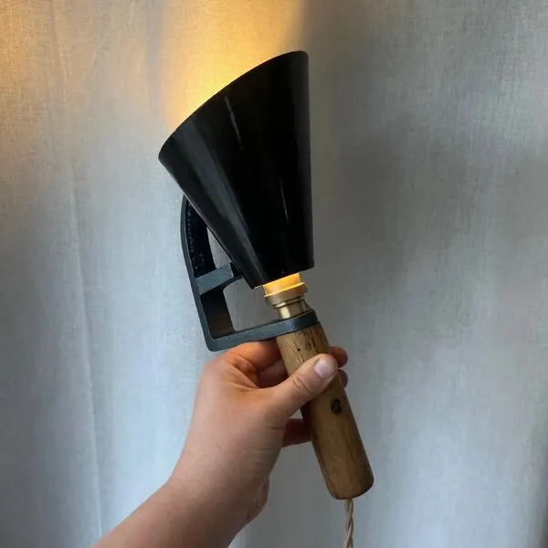 Illustration numéro 3 du produit Lampe de boulanger « Fournanty Paris » restaurée 1940-1950