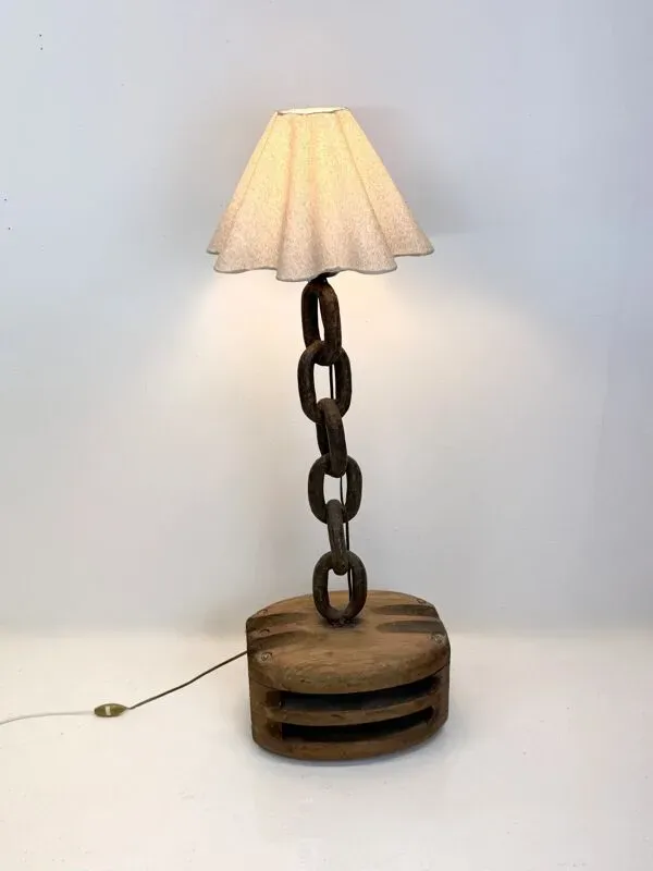 Illustration numéro 3 du produit Lampadaire brutaliste « pièce unique », 1950s