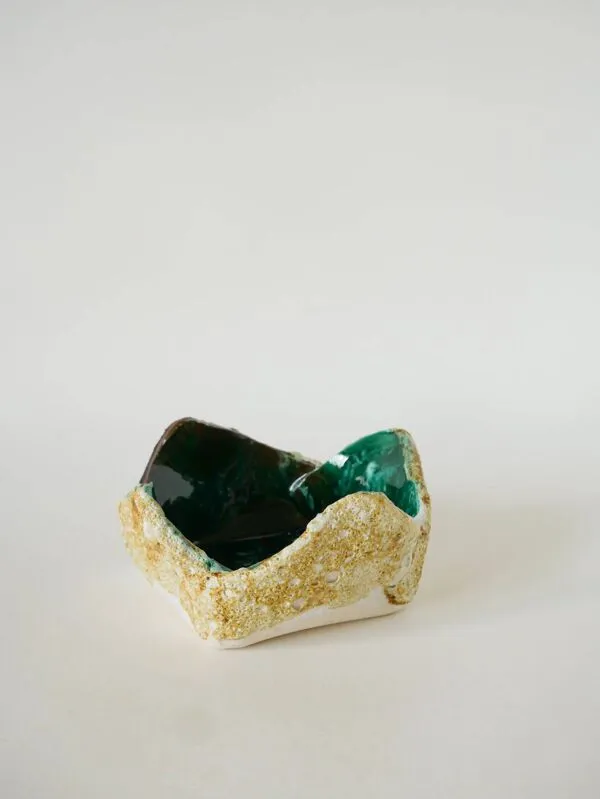 Illustration numéro 3 du produit Vide-poche en Fat Lava, encolure fleur, jaune et vert, 1970 - 15 x 7 cm