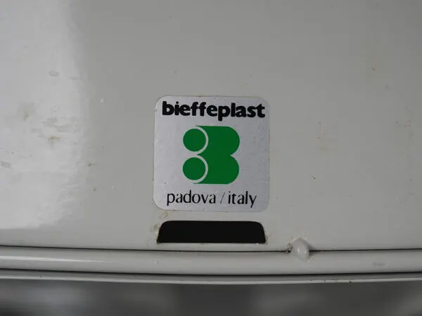 Illustration numéro 3 du produit Chaise Omstak par Rodney Kinsman pour Bieffeplast, Italie, années 1970.
