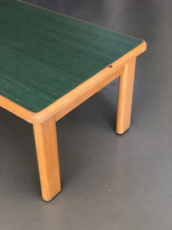 Illustration numéro 3 du produit Table basse rectangulaire en bois et mélaminé vert foncé