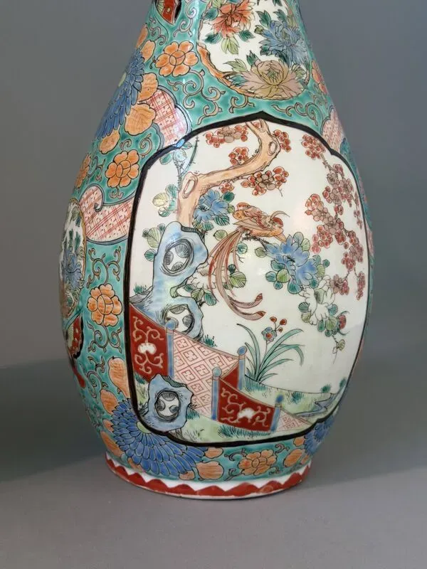 Illustration numéro 3 du produit Paire de vases japonais émaillés – Kutani, Japon, fin XIXᵉ-début XXème