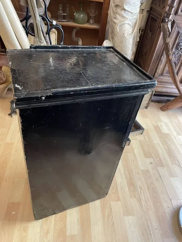 Illustration numéro 3 du produit Meuble de métier