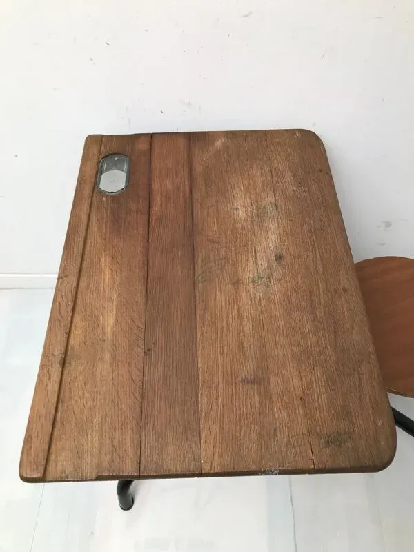 Illustration numéro 3 du produit Bureau écolier avec son encrier signé