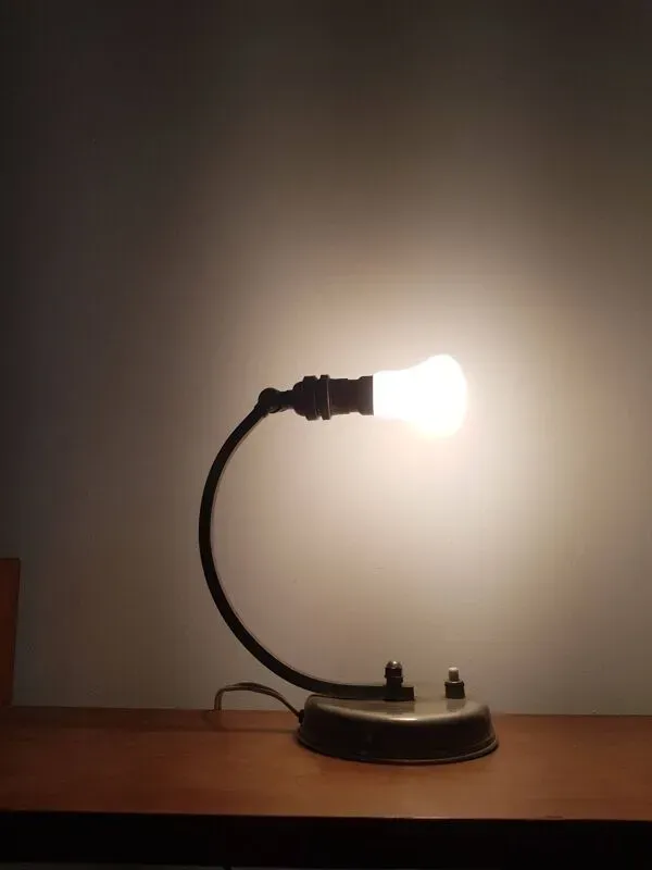 Illustration numéro 3 du produit Lampe industrielle annees 50