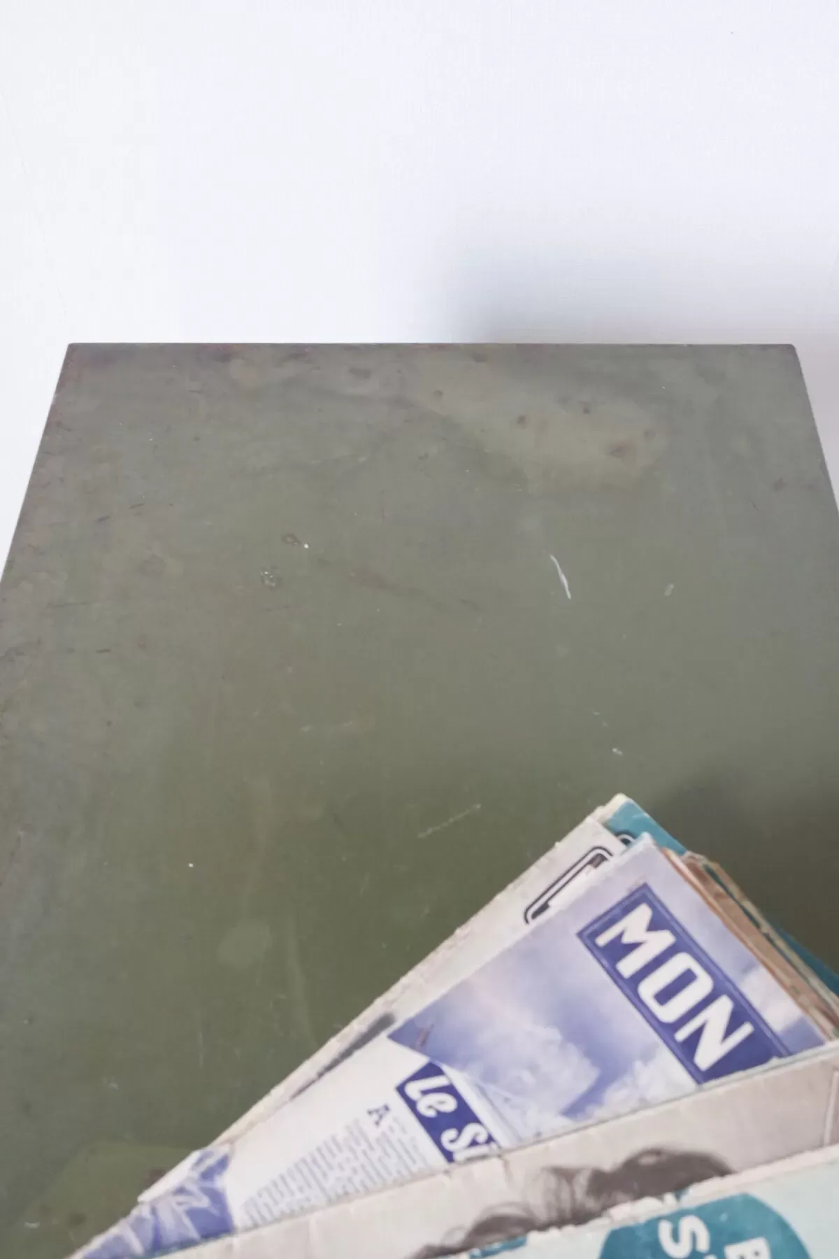 Illustration numéro 3 du produit Caisson à roulette industriel vintage