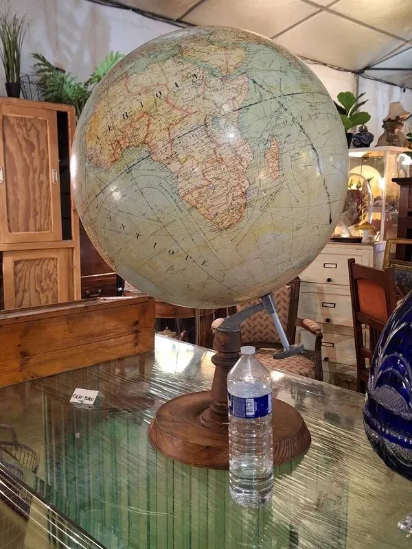 Illustration numéro 3 du produit Globe terrestre (1 mm = 20 km)