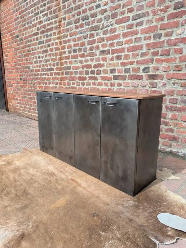 Illustration numéro 3 du produit Buffet industriel mural