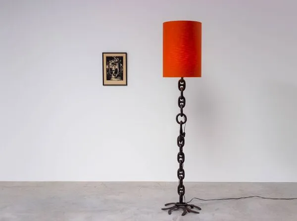 Illustration numéro 3 du produit Lampadaire industriel sculptural en chaîne de fer soudée, design brutaliste des années 80