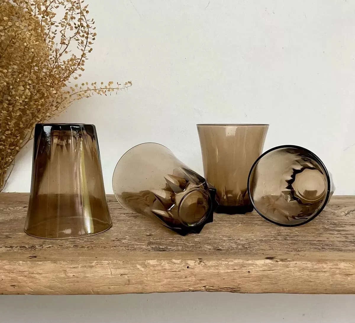 Illustration numéro 3 du produit 6 petits verres fumés