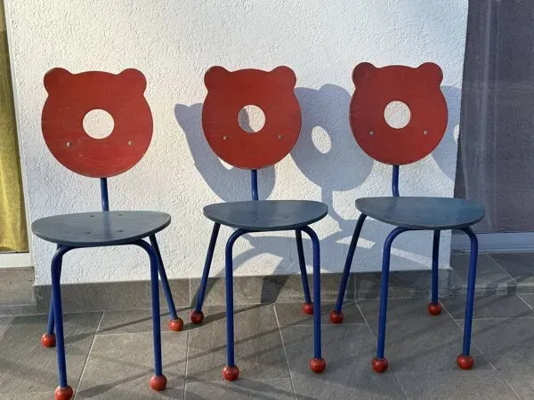 Illustration numéro 3 du produit Lot de 3 chaises écoliers 1980's style Menphis