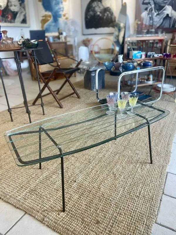 Illustration numéro 3 du produit Table basse en verre et métal Mid century - 1950