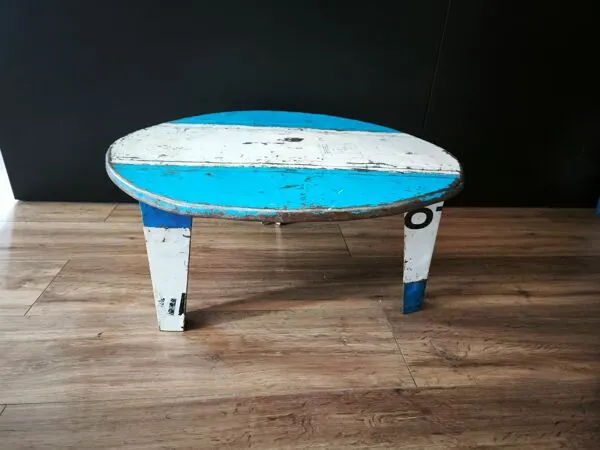 Illustration numéro 3 du produit Table basse vintage en tôle de bidon industriel