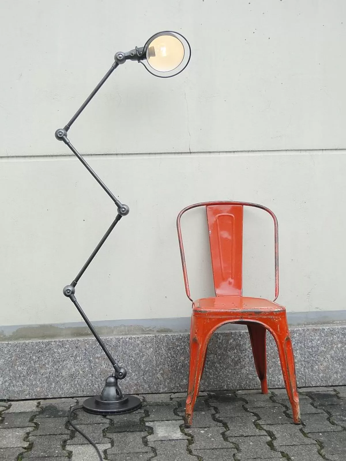 Illustration numéro 3 du produit Lampadaire Jielde vintage Graphite industrielle 4 bras  de Jean Louis Domecq France 1960