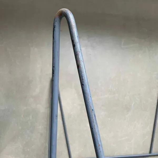 Illustration numéro 3 du produit Table d'appoint ou table basse minimaliste de style industriel, Arnold Bueno de Mesquita, années 1950