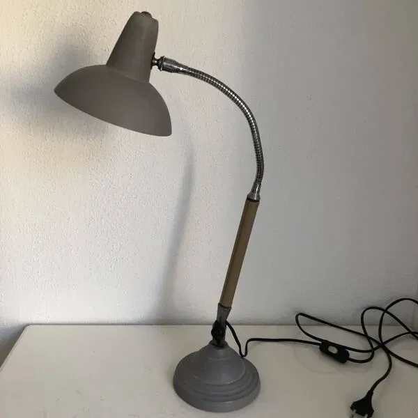 Illustration numéro 3 du produit Lampe vintage 1950 industrielle atelier bureau Super Chrome - 60 cm