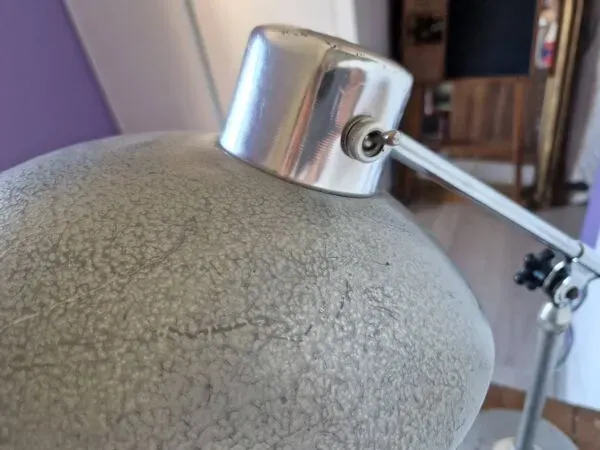 Illustration numéro 3 du produit Lampe solr vintage – design industriel français années 50