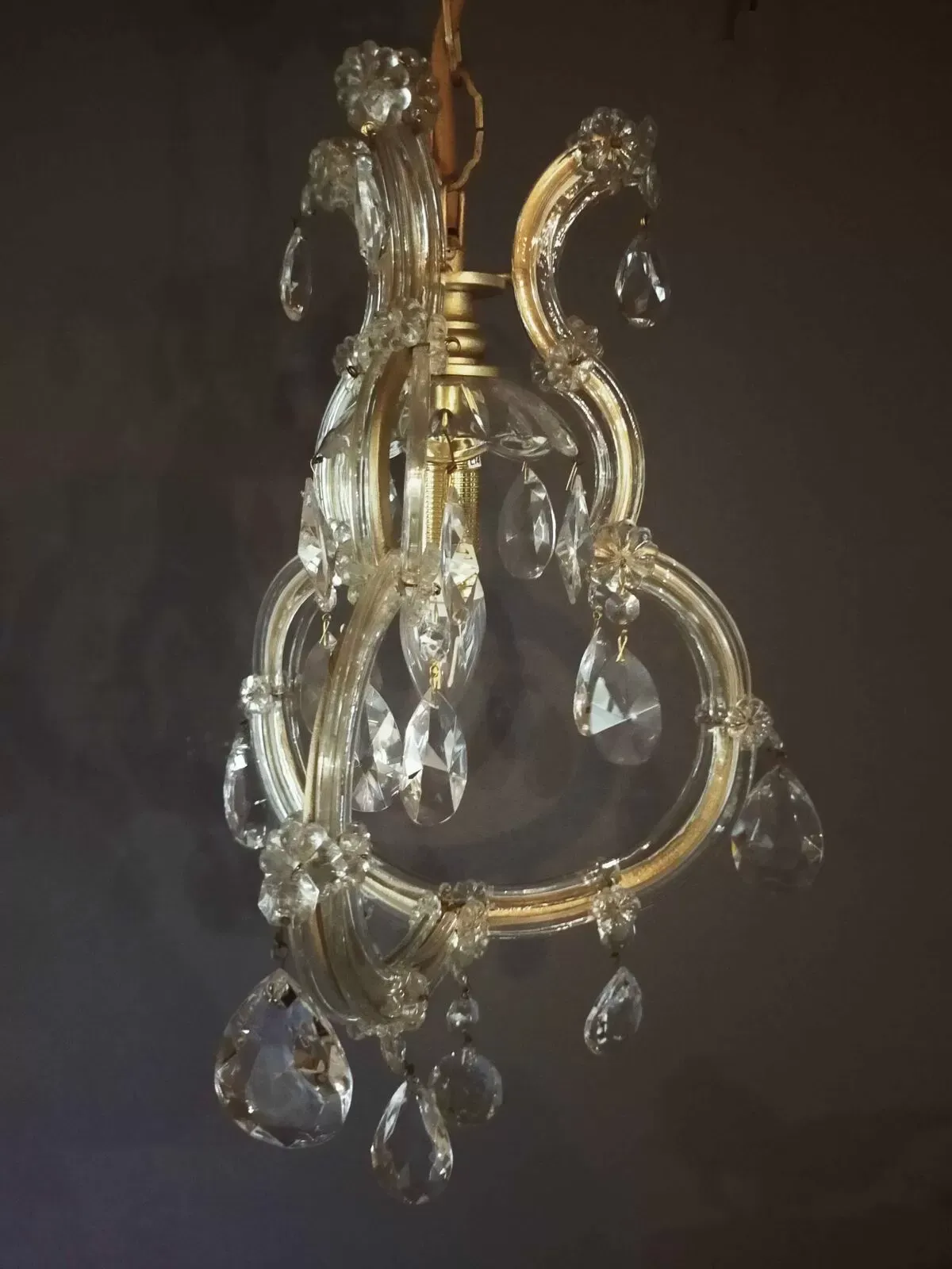 Illustration numéro 3 du produit Suspension un feu pampilles cristal