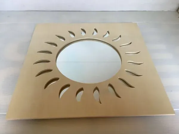 Illustration numéro 3 du produit Miroir soleil en bois