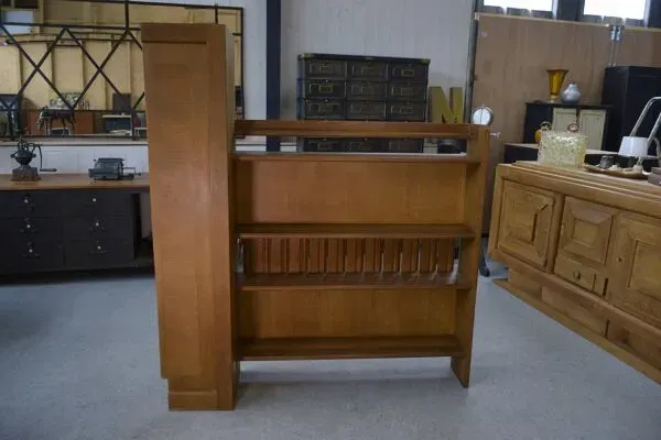 Illustration numéro 3 du produit Étagère murale par Guillerme & Chambron 1950