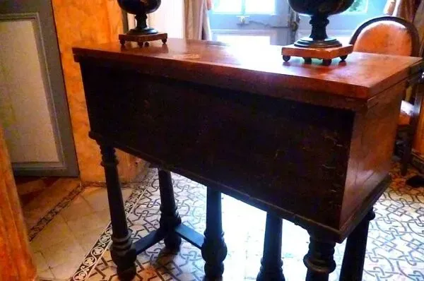 Illustration numéro 3 du produit Bureau de changeur époque XVIIe