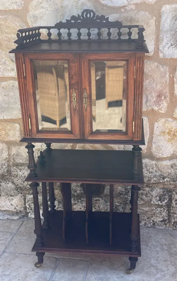 Illustration numéro 3 du produit Meuble à Musique en Acajou de style Napoleon III