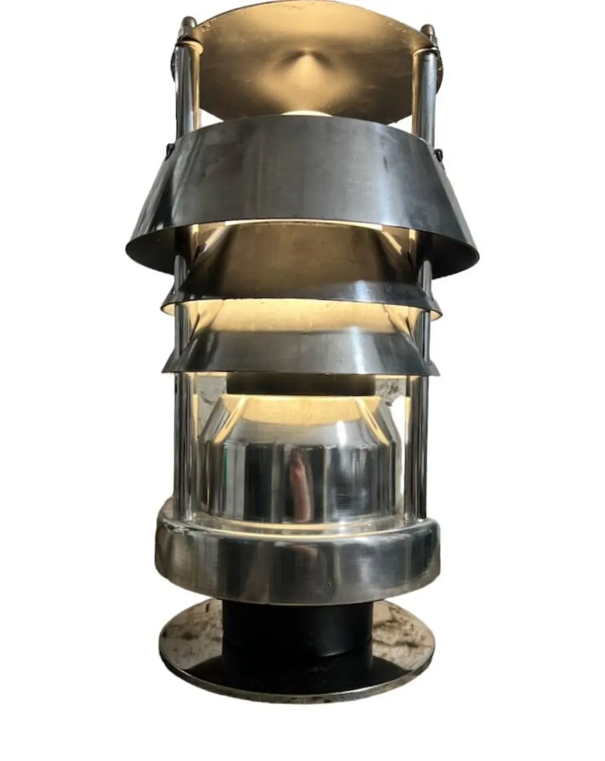 Illustration numéro 3 du produit Lampe industrielle chrome