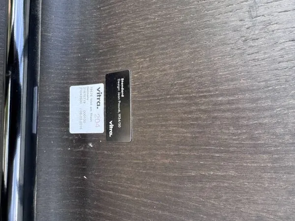 Illustration numéro 3 du produit Chaise Jean Prouvé Standard par Vitra