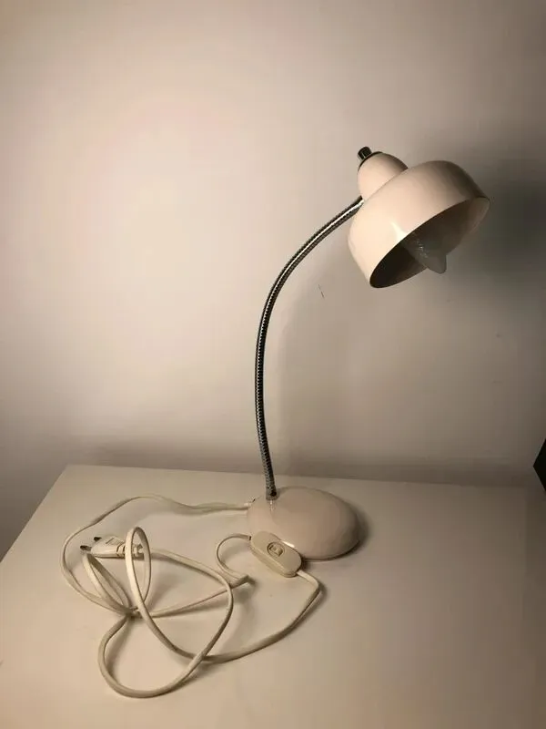 Illustration numéro 3 du produit Lampe vintage années 60 en métal articulé – blanc cassé