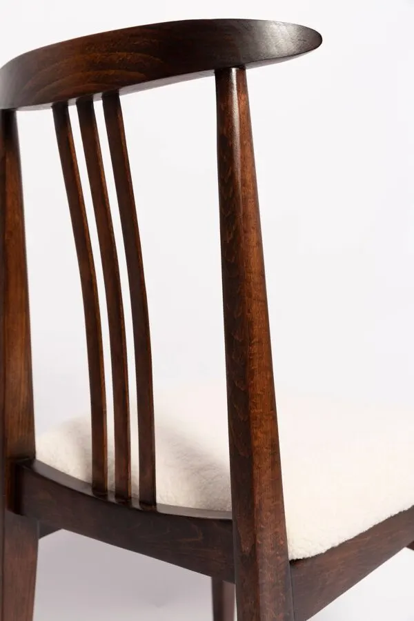 Illustration numéro 3 du produit Chaise Mid-Century en Bouclé ivoire crème et bois de hêtre par M. Zielinski, Europe, 1960s