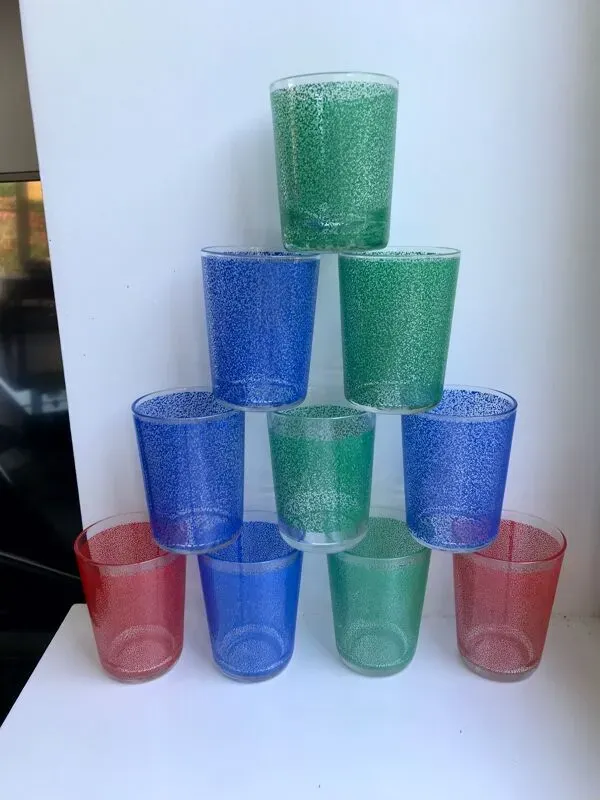 Illustration numéro 3 du produit lot de 8 verres à eau colorés années 70