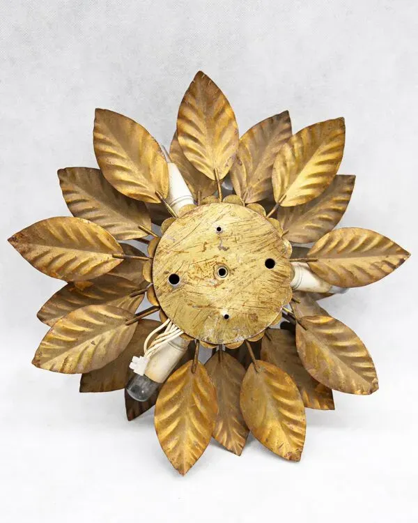 Illustration numéro 3 du produit Applique, plafonnier vintage en métal doré en forme de fleur