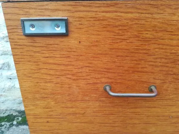 Illustration numéro 3 du produit Meuble de métier en bois et métal