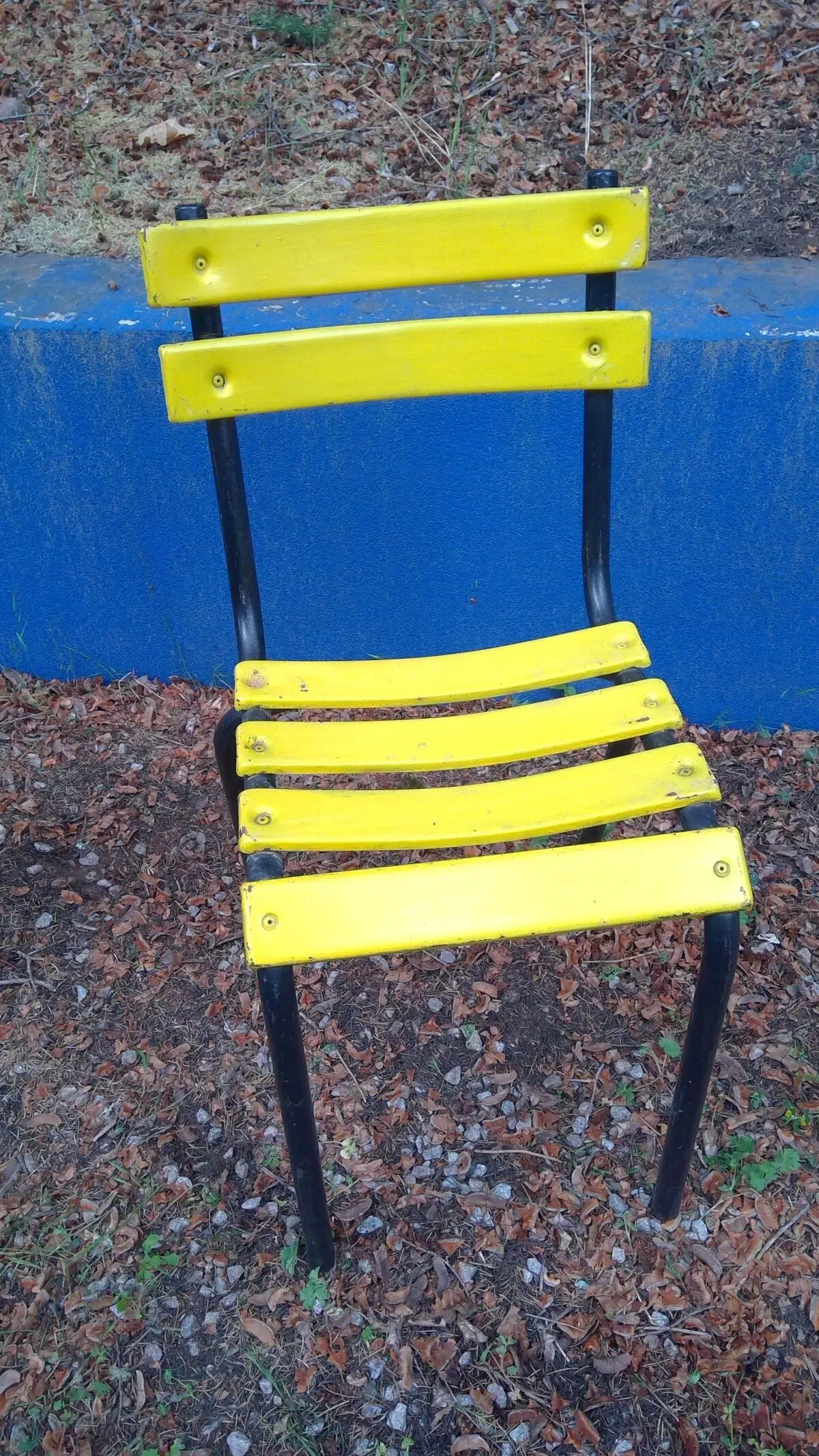 Illustration numéro 3 du produit Paire de chaises de bistrot d'extérieur en métal jaune