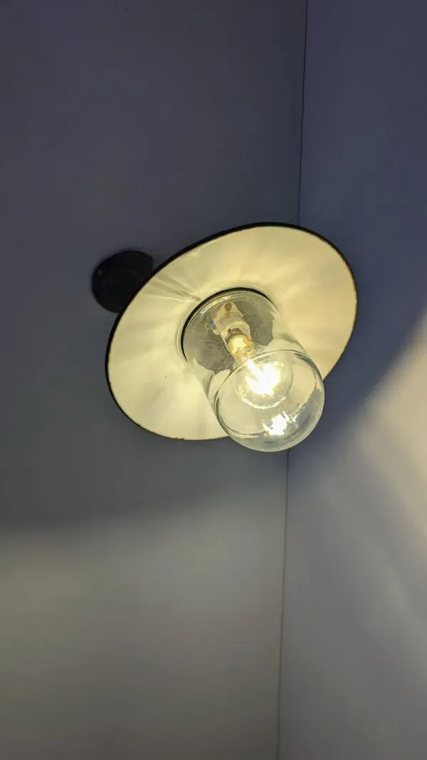 Illustration numéro 3 du produit Applique murale ancienne – Col de cygne – Tôle émaillée verte