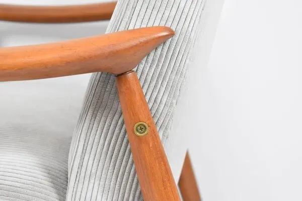 Illustration numéro 3 du produit Célèbre Fauteuil Vintage ''Kedzior'', entièrement restauré, Gris CORD