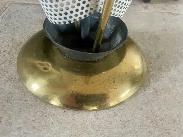 Illustration numéro 3 du produit Porte-parapluie en métal rigitulle et laiton années 50